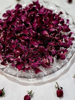 عکسی از دستور خشک کردن گل محمدی