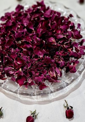 عکسی از دستور خشک کردن گل محمدی
