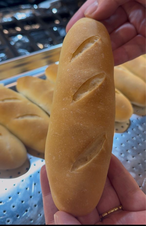 Bánh Mì “Tươi” Mềm Mịn