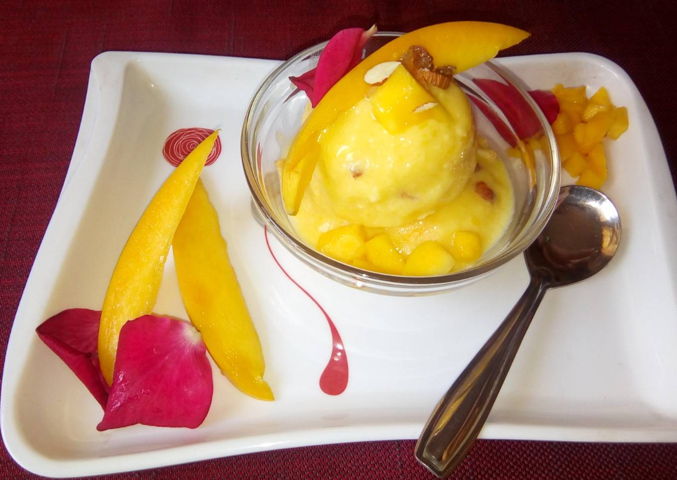 Custard mango ice-cream