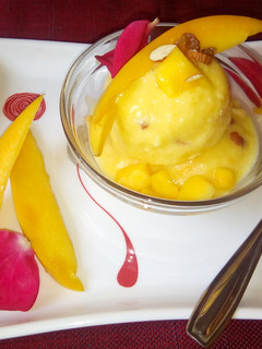 A picture of Custard mango ice-cream.