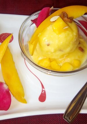 A picture of Custard mango ice-cream.