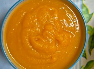 Una foto de Sopa crema de calabacín casera