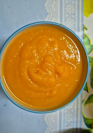 Una foto de Sopa crema de calabacín casera