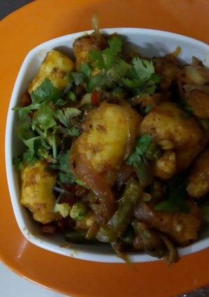 A picture of Masala veg paneer.