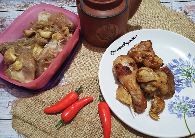 Langkah Mudah untuk Menyiapkan 165. Chicken Garlic / Ayam Goreng Bawang Putih yang Menggugah Selera