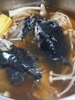 烏骨菇菇雞湯 的食譜成品照片