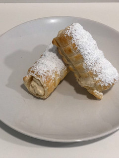 Una foto de Canutillos de chantilly