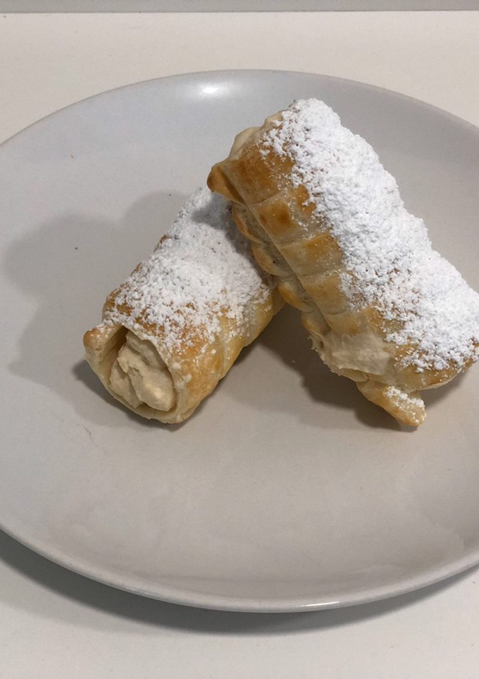 Una foto de Canutillos de chantilly