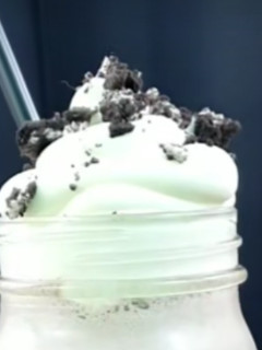 A picture of Oreo Milkshake.