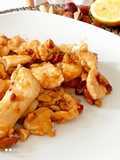 Straccetti di pollo al limone e paprika con mandorle e pistacchi