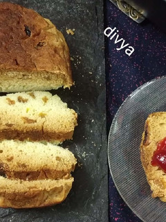 A picture of Fresh cream and Raisins bread.