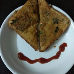 A picture of Rava bread toast.