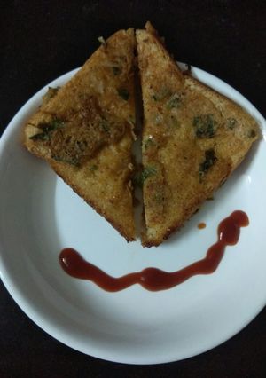 A picture of Rava bread toast.
