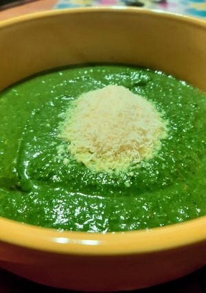 Una foto de Crema de espinacas y brócoli
