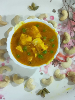 मुगलाई बटर मटर पनीर (mughlai butter matar paneer recipe in Hindi) रेसिपी मुख्य फोटो
