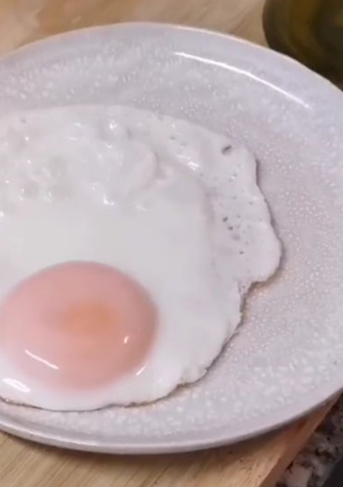 Foto de Ovo estrelado em água