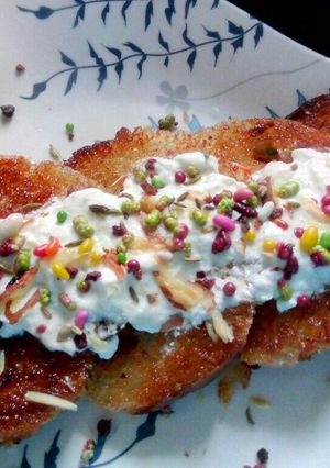 ब्रेड मालपुआ ट्विस्ट के साथ (Bread malpua with twist recipe in hindi) रेसिपी मुख्य फोटो