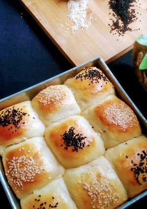 A picture of Chicken buns.