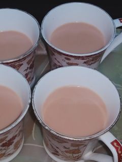 अदरक वाली कड़क चाय(Adrak wali kadak chai recipe in hindi) रेसिपी मुख्य फोटो