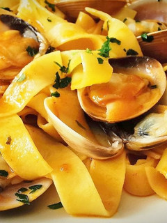 Una foto de Fettuccine alle vongole rosso