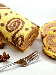 Nutellás-mézeskalácsfűszeres piskótatekercs recept fotója