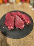 Fettine di carne irlandese con vino rosso zenzero e nocciole