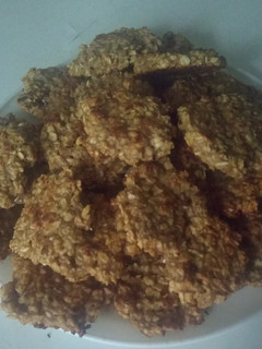 Una foto de Galletitas de avena, banana y dulce de leche