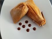 Una foto de plátano en mole