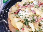 Une photo de pizza raclette