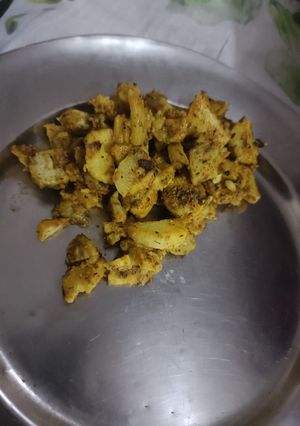 आलू गोभी (aloo gobi recipe in Hindi) रेसिपी मुख्य फोटो