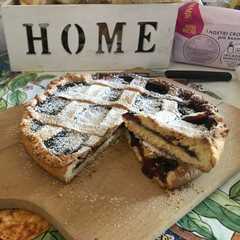 A picture of Crostata alle ciliegie 🍒.