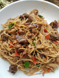 A picture of Stir fried spaghetti.