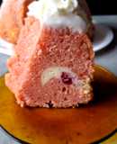 Budín relleno de crema de queso