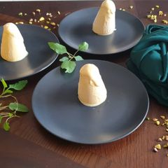 A picture of Mango Kulfi.