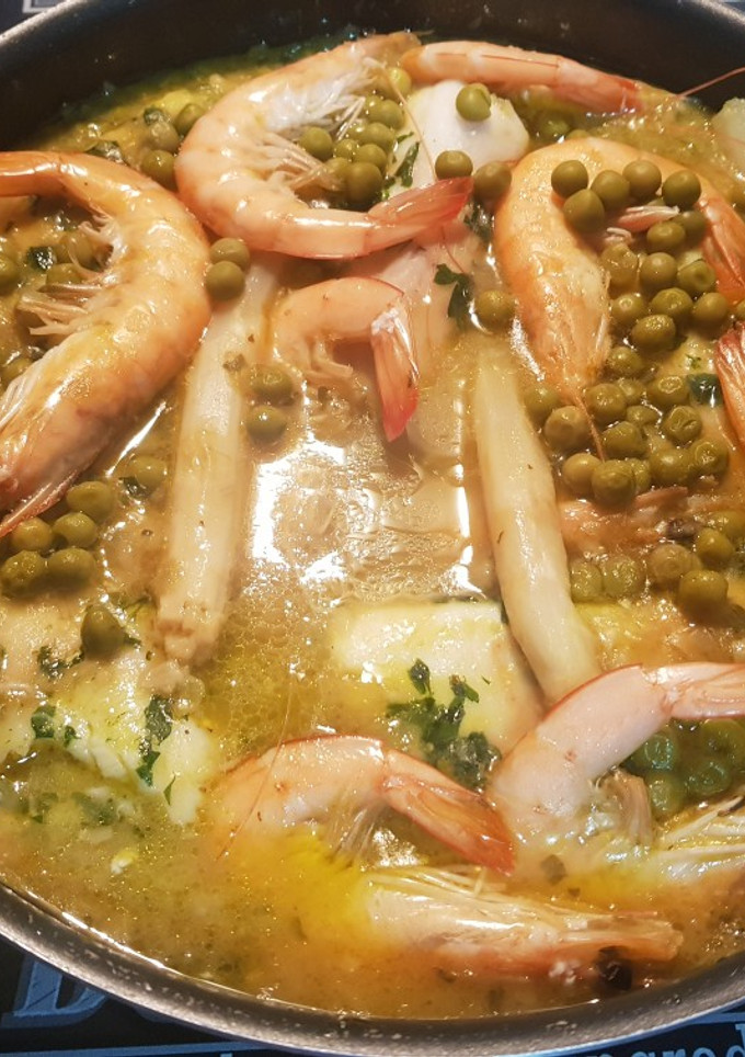Una foto de Lomos de merluza en salsa(Thermomix)