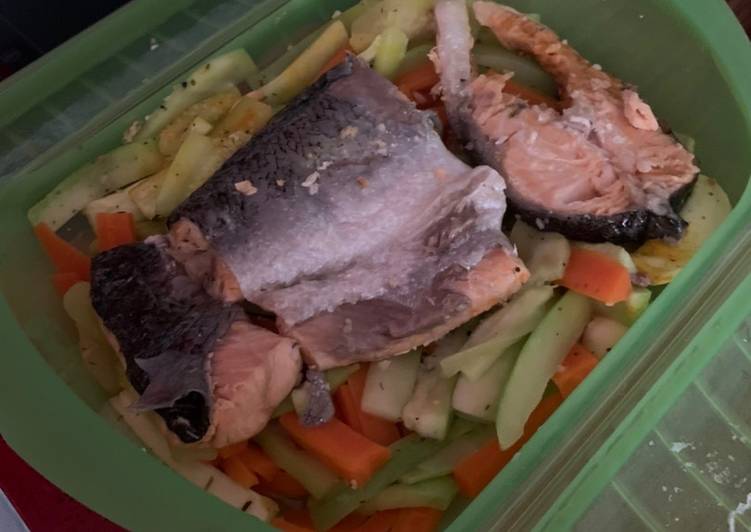 Salmón con verduras en Lékué / Salmón con limón en Lékué