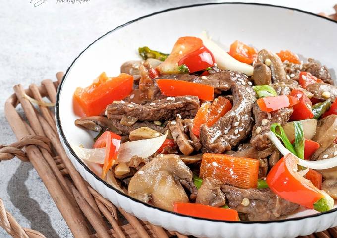 Resep Tumis Daging Sapi Jamur Paprika Oleh Dapur Bundafaris Cookpad