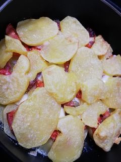 Foto di Patate e pomodori in airfryer 🥔🍅