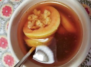 Una foto de Té de guayaba con canela