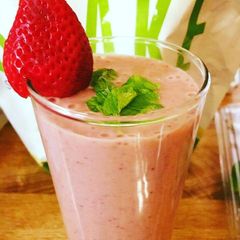 A picture of Strawberry Smoothie.