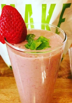 A picture of Strawberry Smoothie.