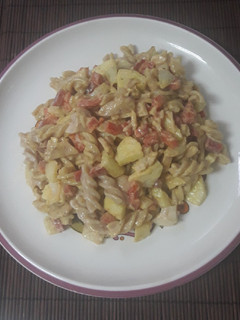 Una foto de Ensalada de pasta al curry