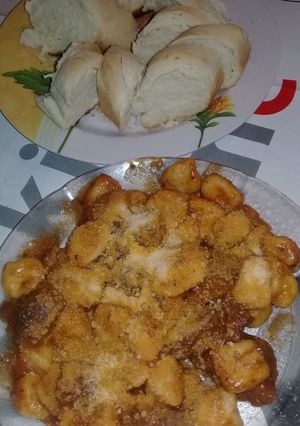 Una foto de Ñoquis con salsa !!