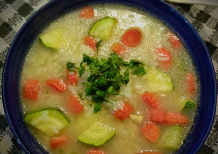 Super Yummy Rice Chicken vegetable soup