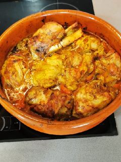 Una foto de Codillo asado a la cazuela