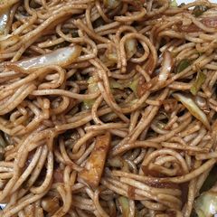 A picture of Chow Mein.