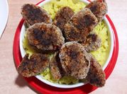 Una foto de kibbe al horneado