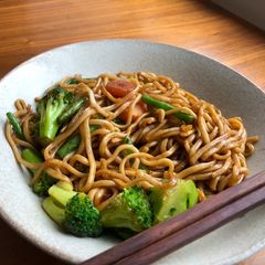 A picture of Japanese Yakisoba.