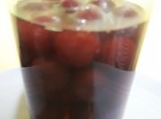 Una foto de cerezas al whisky